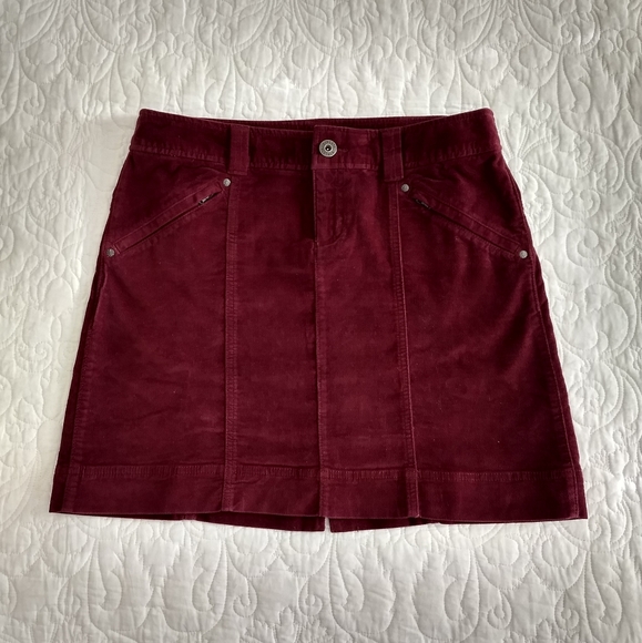 Athleta Dresses & Skirts - Athleta Roseville Cherry Velvet Skirt - 10